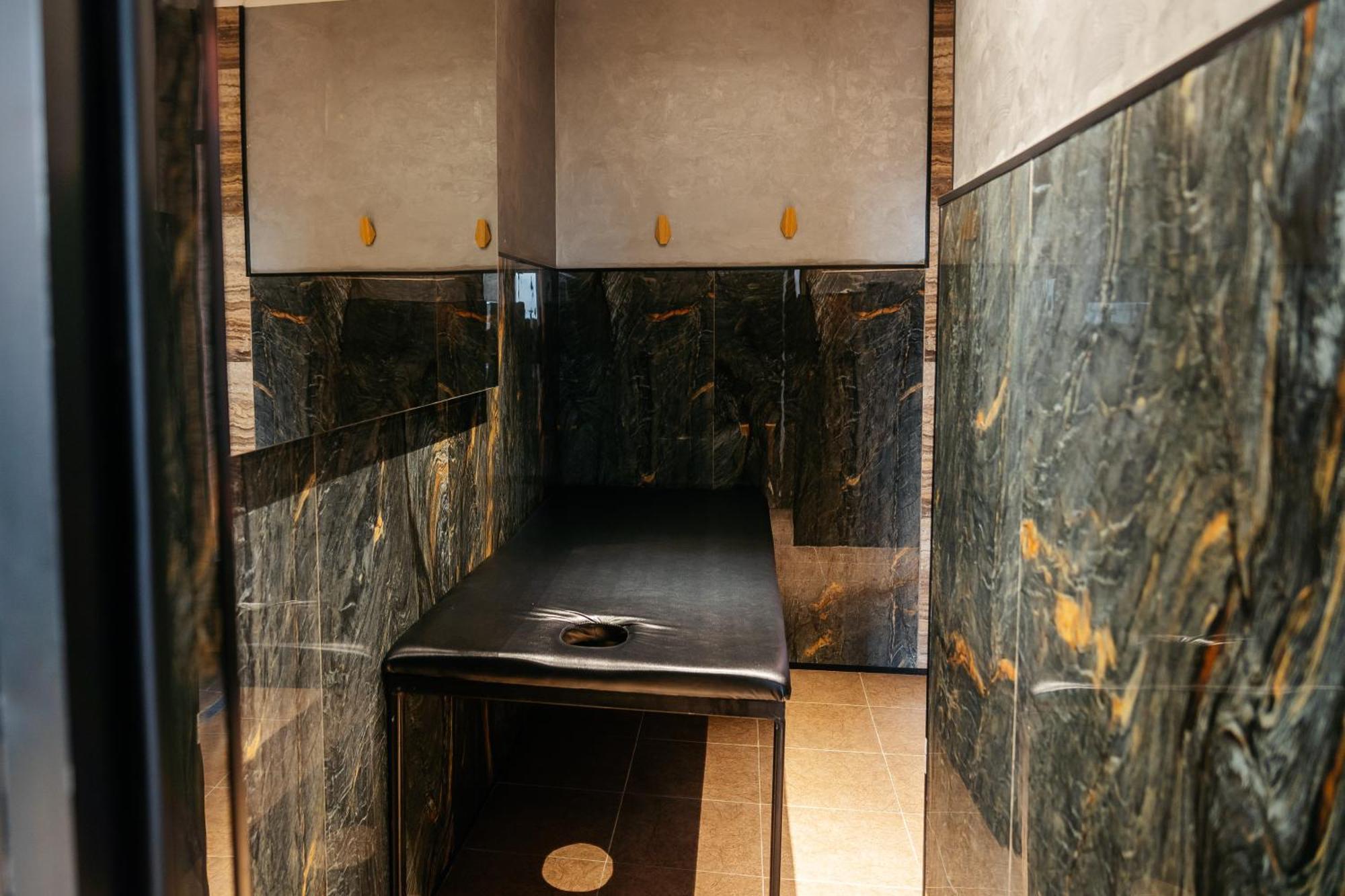 Sulo Vip Spa Atyraū Exteriör bild