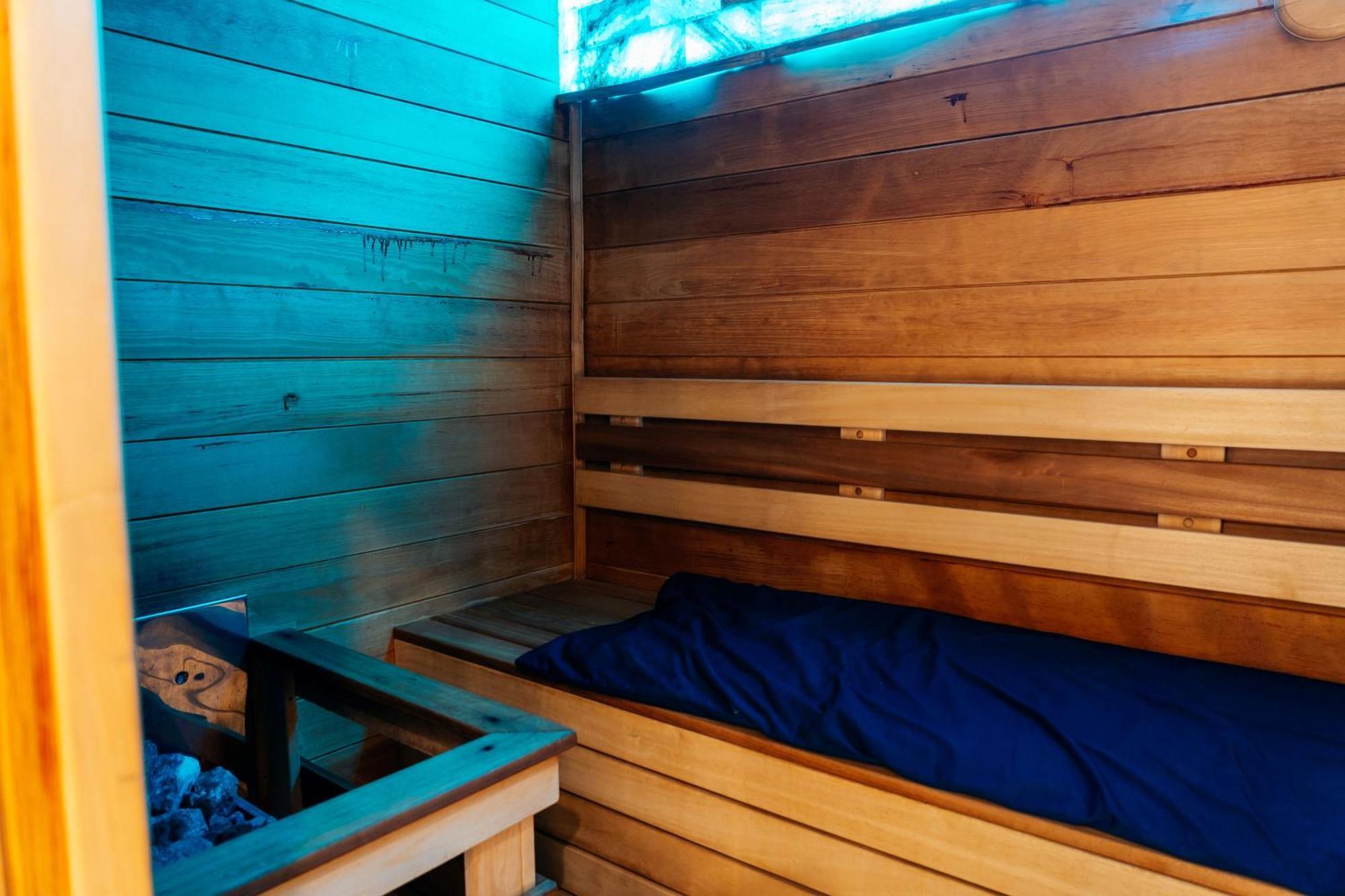 Sulo Vip Spa Atyraū Exteriör bild