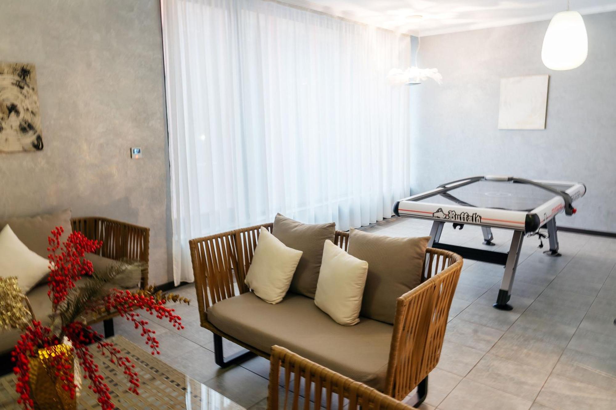 Sulo Vip Spa Atyraū Exteriör bild